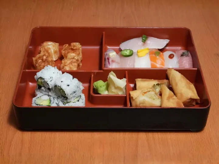 Sushi (7 pcs) Bento