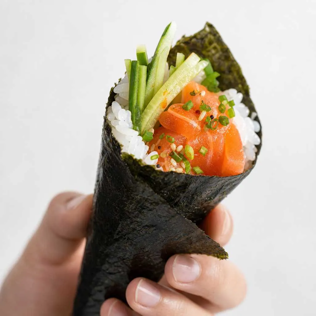 Temaki vs. Maki: Hand Rolls and Immediate Freshness